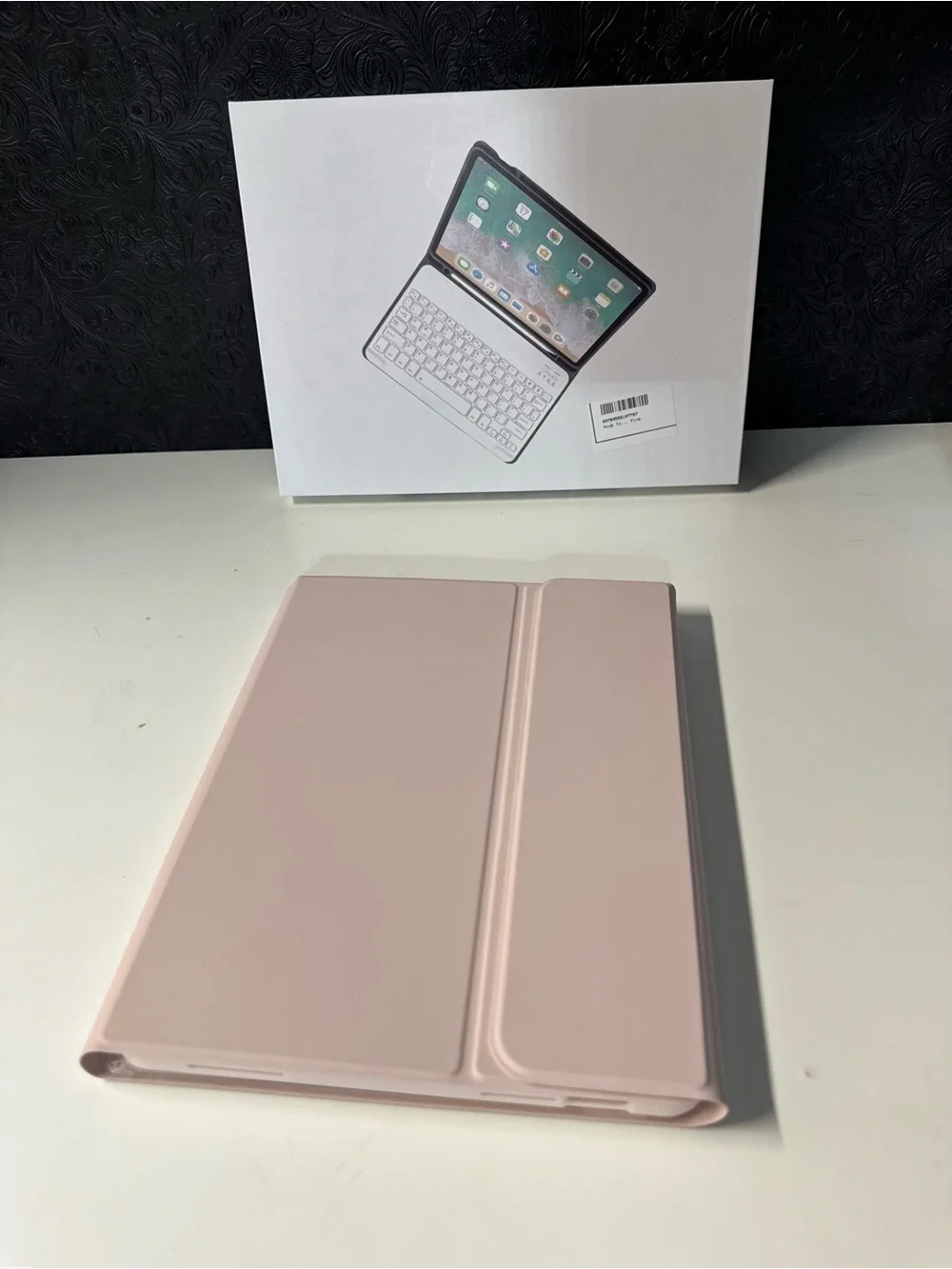 iPad Wireless Keyboard Case Featuring Built-in Trackpad and Detachable Mag Cover